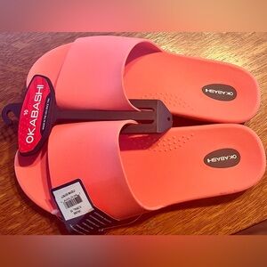 Okabashi Coral Slip-On Sandal Shoes. Size 10. NWT.